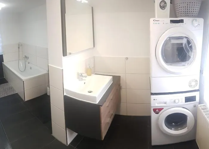 Grosse Monteurs Und Handwerkerwohnung Nahe Potsdam Berlin Bad Belzig Und Brandenburg Zur Weissen Taube شقة بيليتس