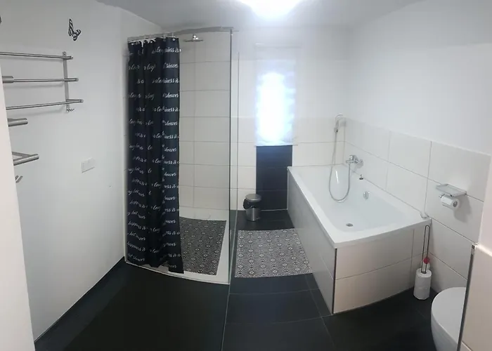 شقة Grosse Monteurs Und Handwerkerwohnung Nahe Potsdam Berlin Bad Belzig Und Brandenburg Zur Weissen Taube *